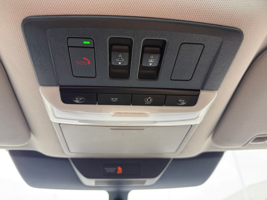 Used 2022 Scarlet Ember Nissan SV image 16