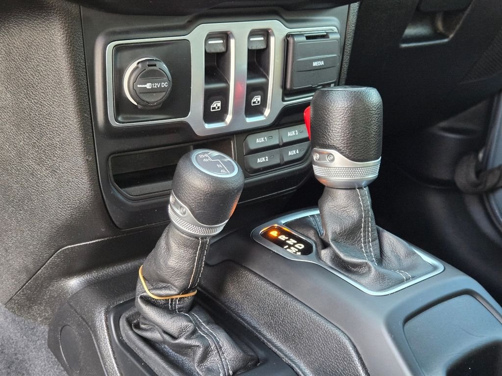 Used 2024 Gray Jeep Sport S image 23