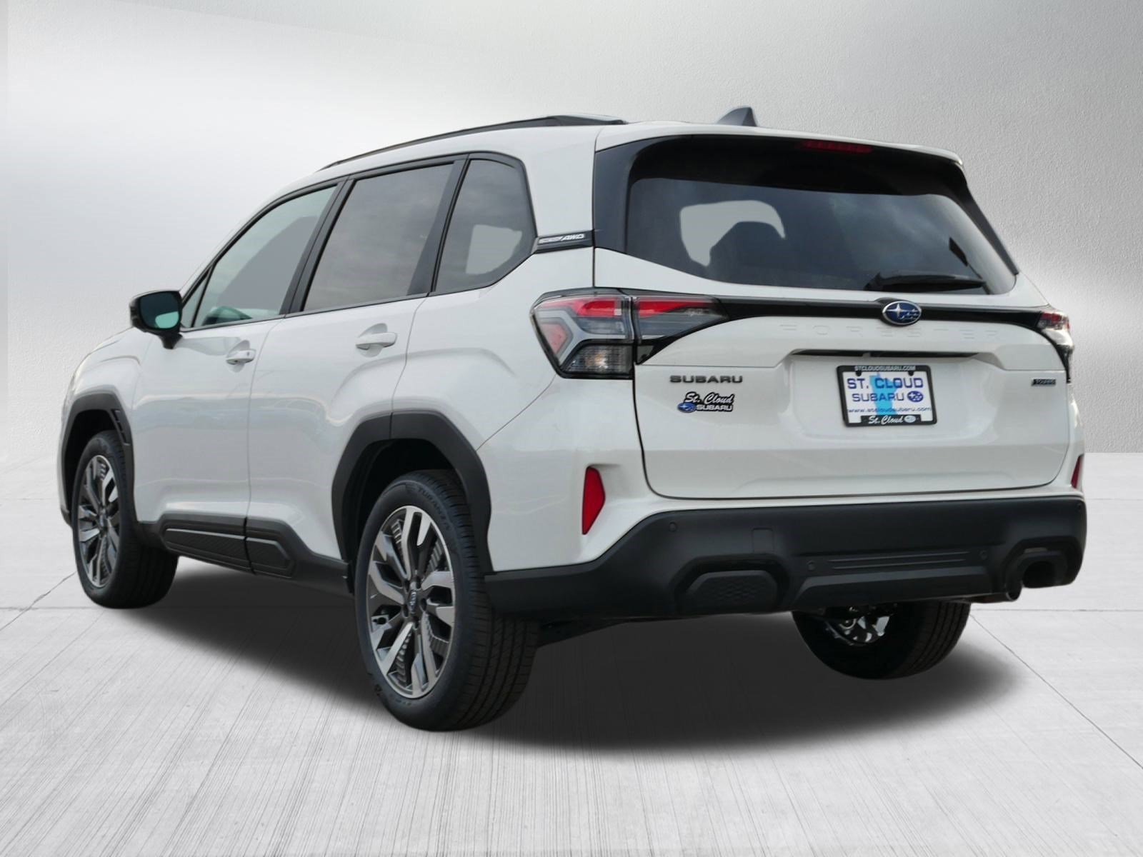 New 2026 CRYSTAL WHITE PEARL Subaru Touring image 3