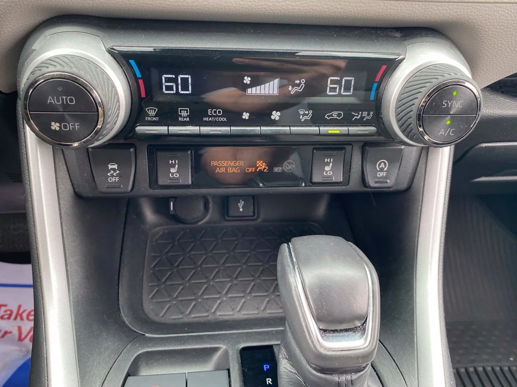 2022 Toyota RAV4 XLE Premium - Photo 24
