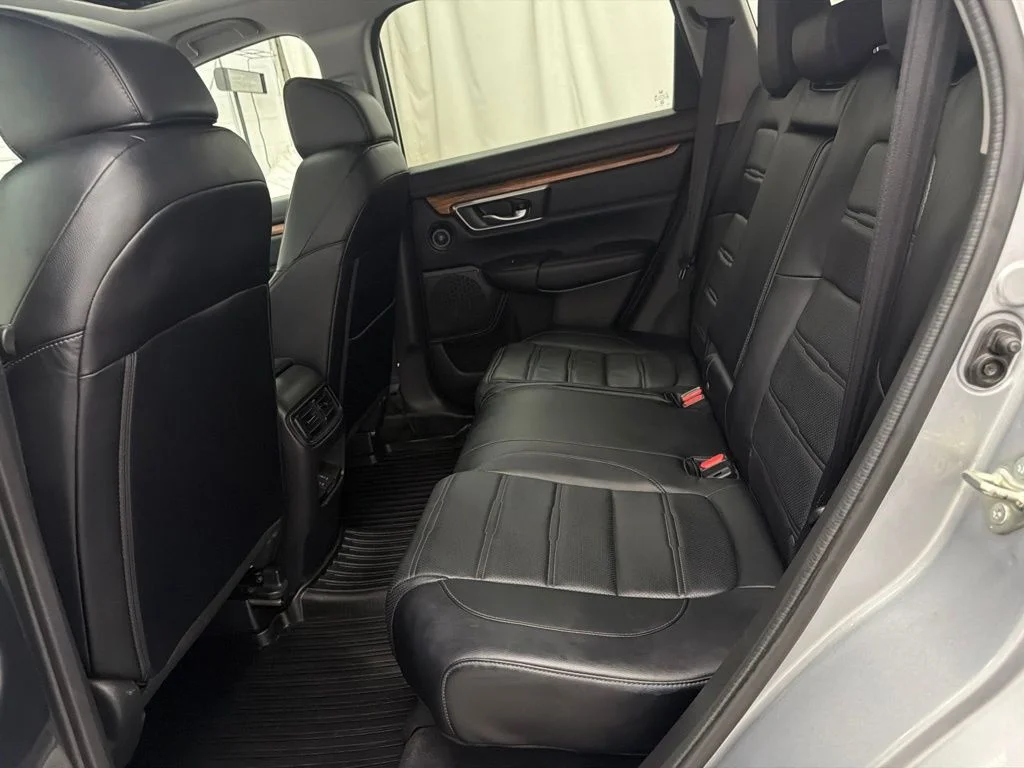 Used 2018 Silver Honda EX-L image 22