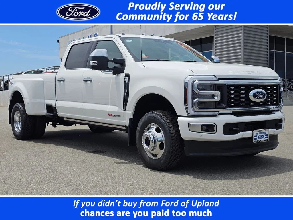 New 2026 Star White Metallic Tri-Coat Ford F-350® Platinum® image 1