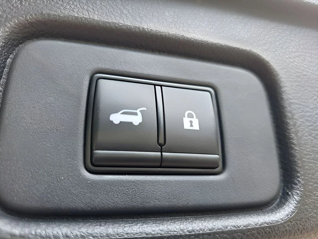 Used 2023 Brilliant Silver Metallic Nissan SL image 11