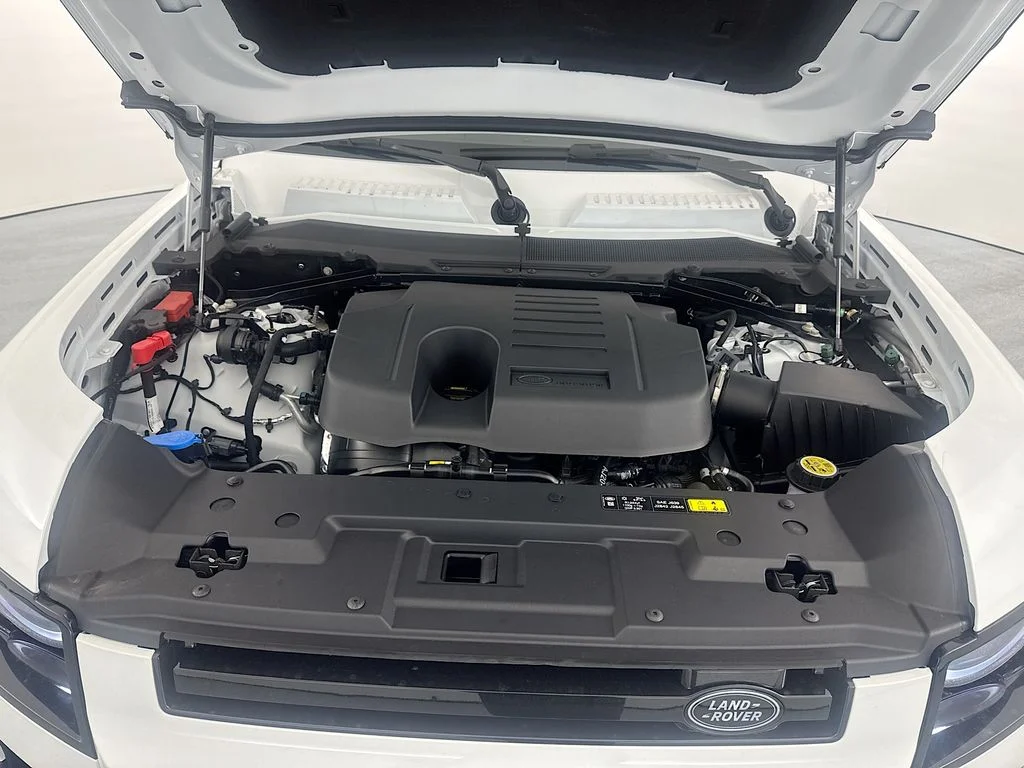 New 2026 Fuji White Land Rover X-Dynamic SE image 30