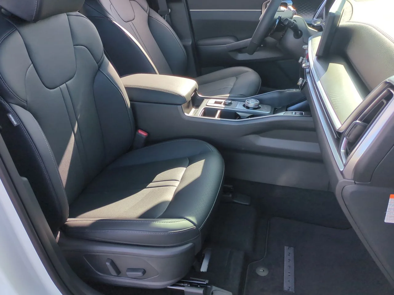 New 2026 Snow White Pearl Kia EX image 27