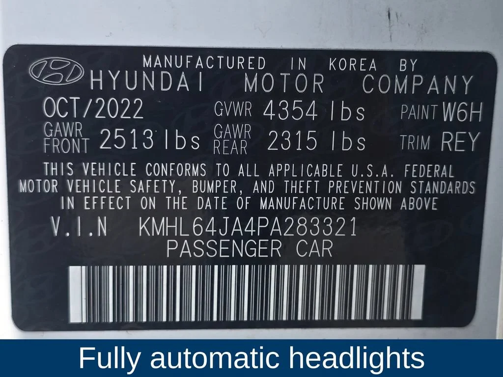 Used 2023 White Hyundai SEL image 13