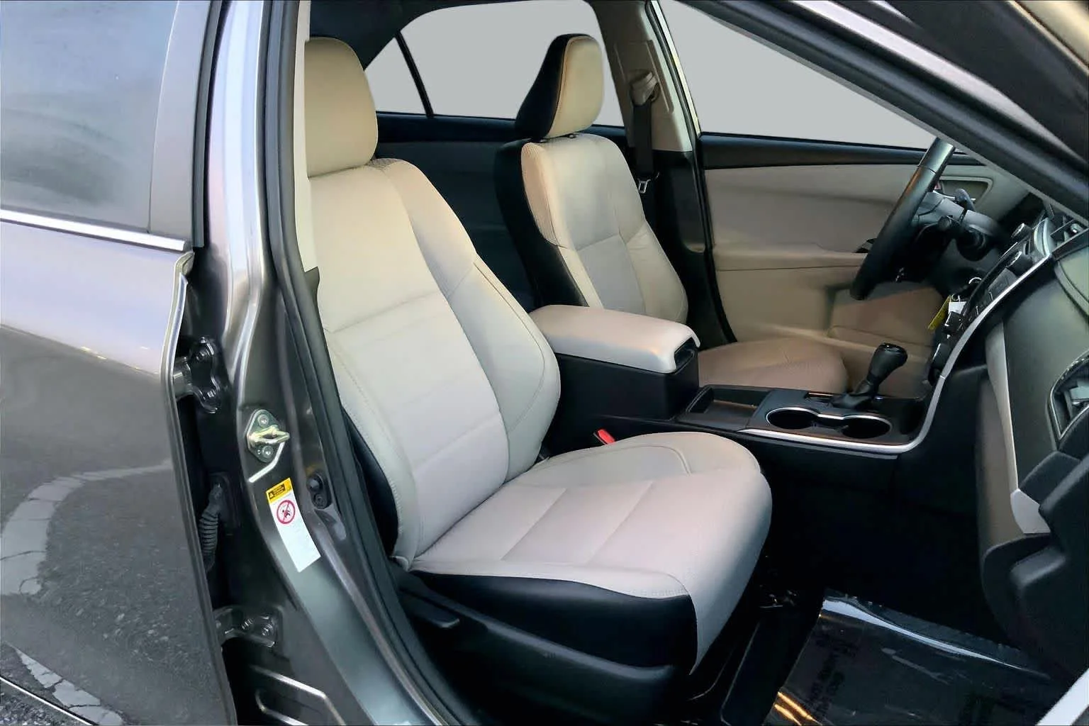 Used 2017 Predawn Gray Mica Toyota SE image 9