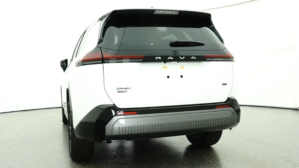 New 2026 Ice Cap Toyota SE image 4