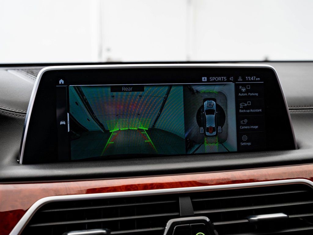 Used 2022 Twilight Purple Metallic BMW ALPINA B7 xDrive image 37