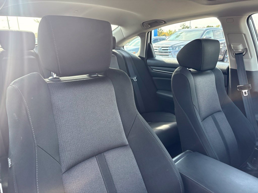 Used 2018 White Honda EX image 26
