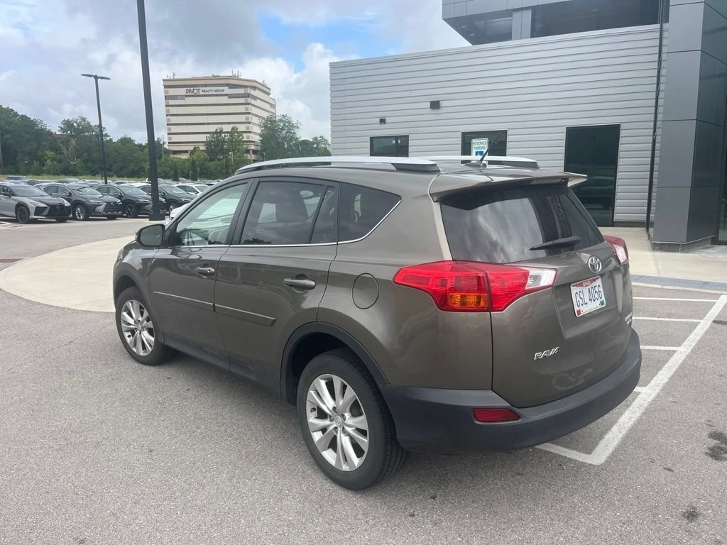 Used 2015 Pyrite Mica Toyota Limited image 8