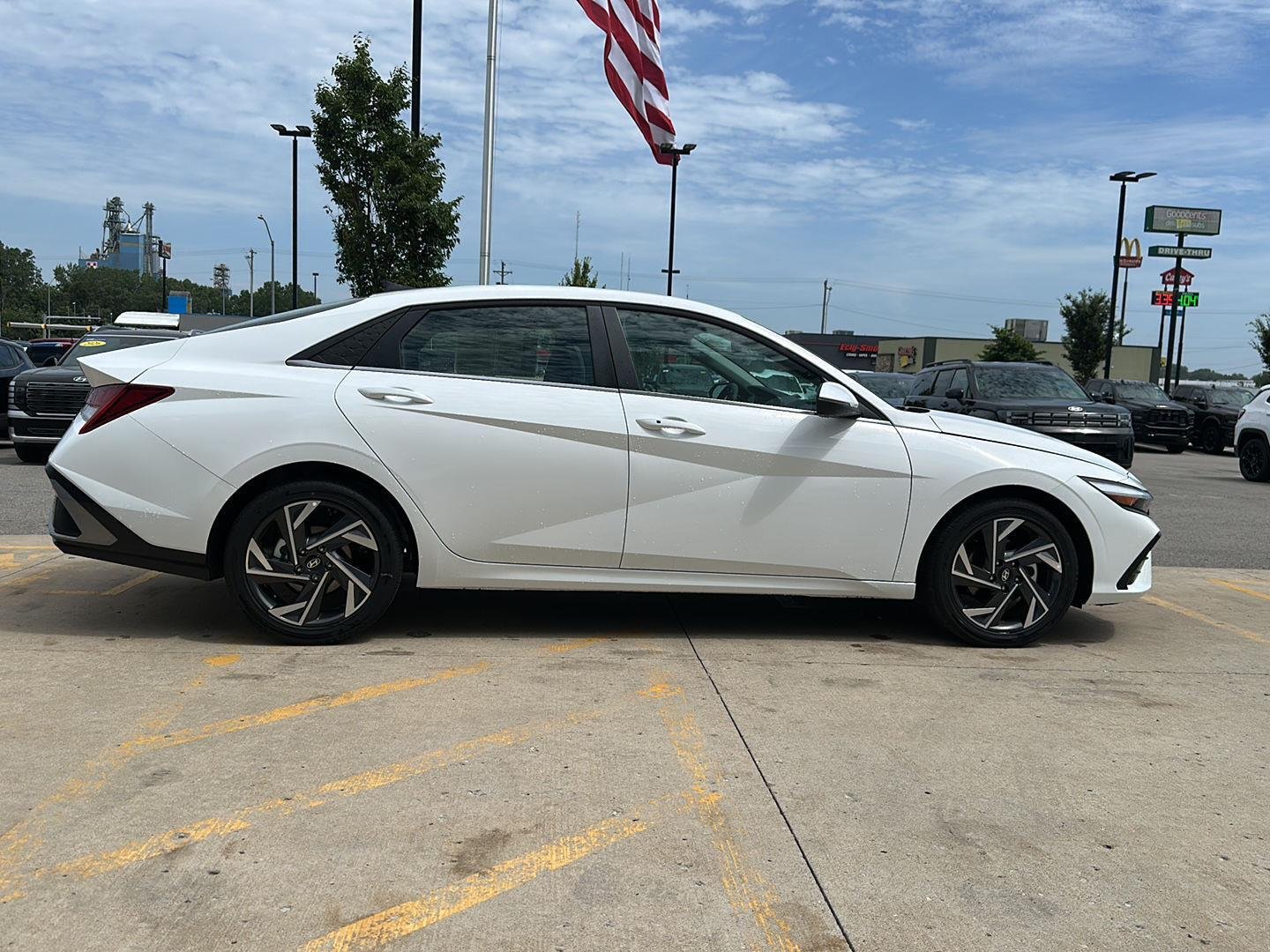 Used 2026 Serenity White Hyundai Limited image 4