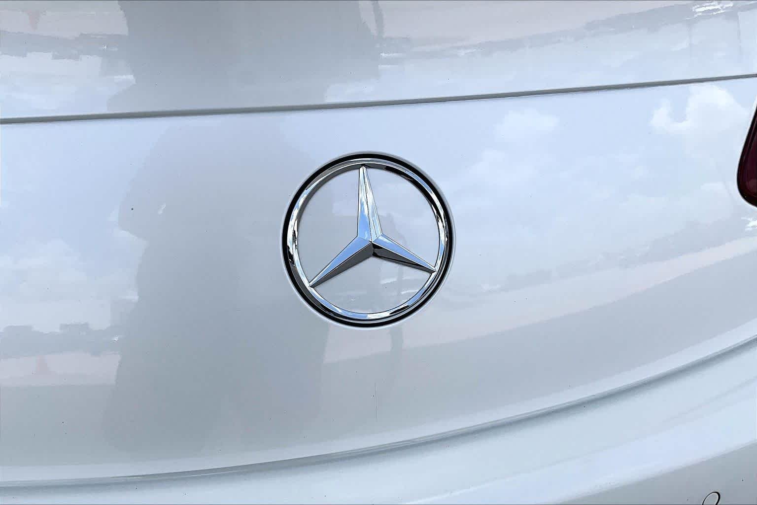 Used 2020 designo Diamond White Metallic Mercedes-Benz E 450 image 10