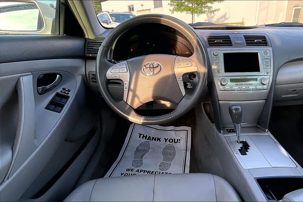 Used 2007 White Toyota Base image 4