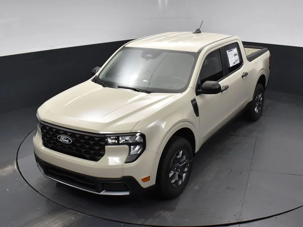 New 2025 Beige Ford XLT image 37