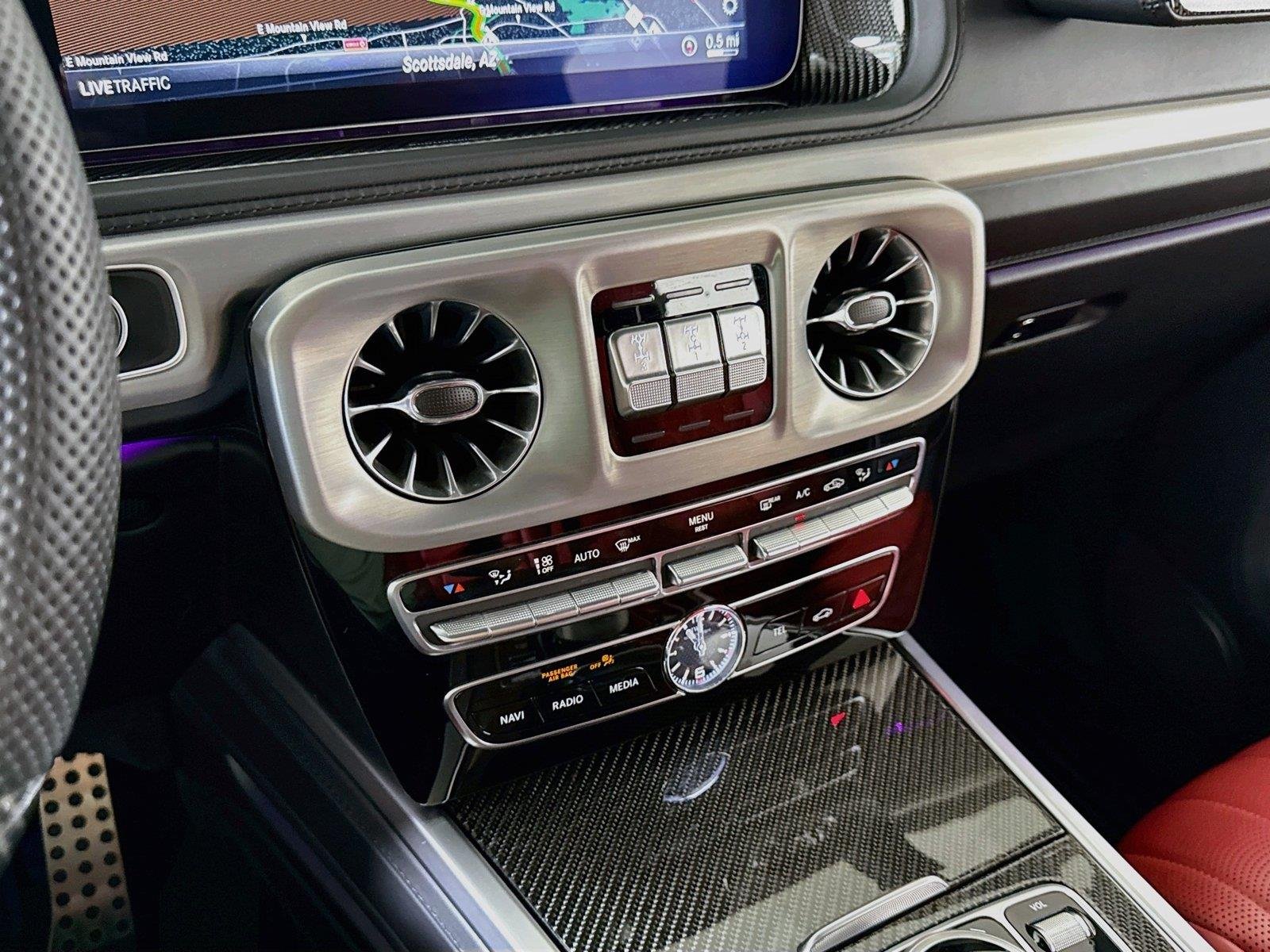 Used 2024 Obsidian Black Mercedes-Benz AMG® G 63 | Exclusive Int Pkg | Carbon Fiber Trim image 18