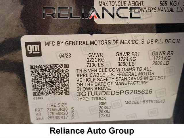 Used 2023 Silver GMC SLT image 9