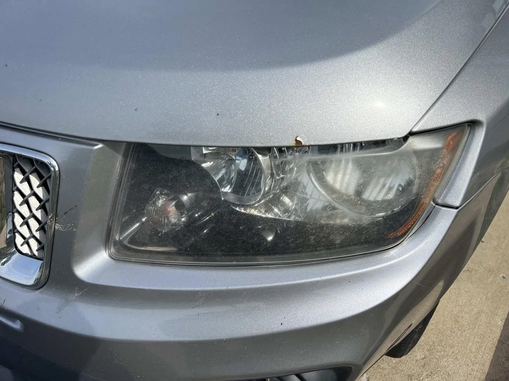 Used 2015 Silver Jeep Latitude image 2