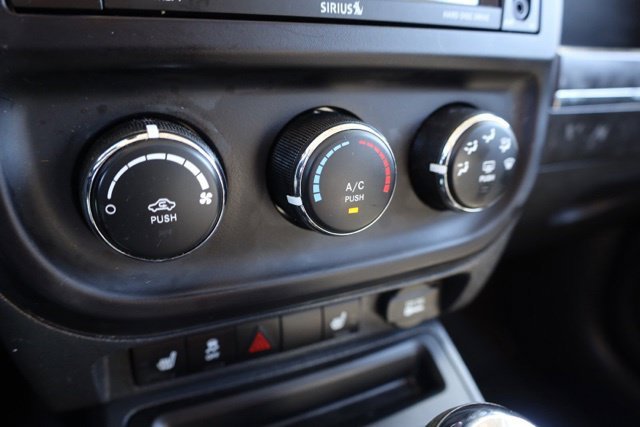 Used 2016 Black Jeep Latitude image 28