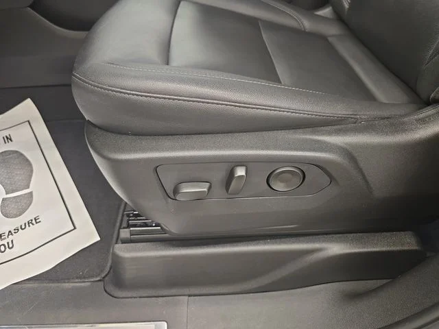 Used 2023 Summit White Chevrolet LT image 39