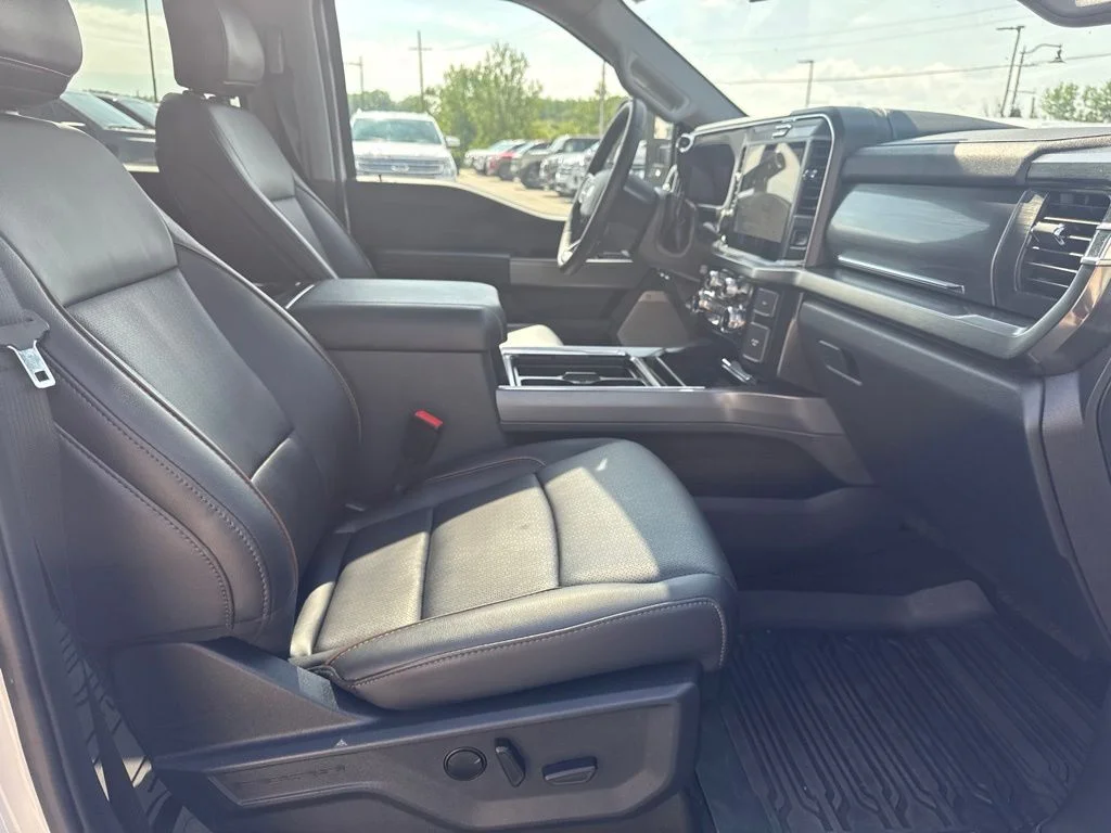 Used 2025 White Ford Lariat image 38