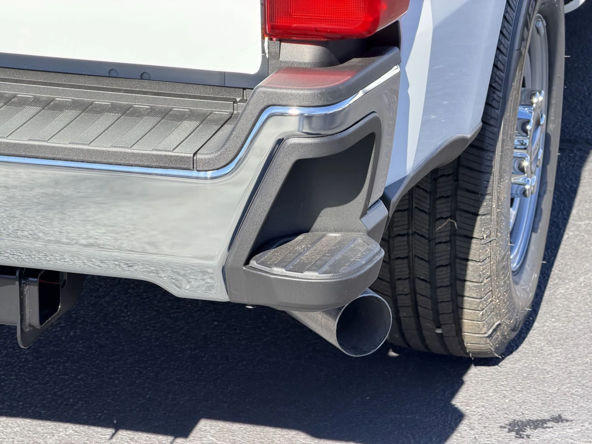 New 2026 Oxford White Ford F-250® XL image 24