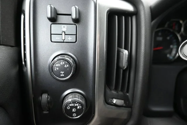 Used 2015 Black Chevrolet LT image 23