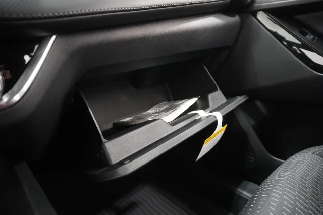 New 2027 Summit White Chevrolet LT image 33