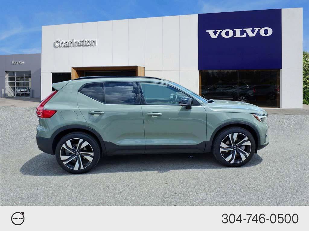 Certified Used 2025 Sage Green Metallic Volvo Ultra Dark Theme image 2