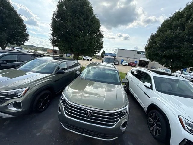 New 2026 Avocado Green Pearl Volkswagen 2.0T SE w/Technology image 9