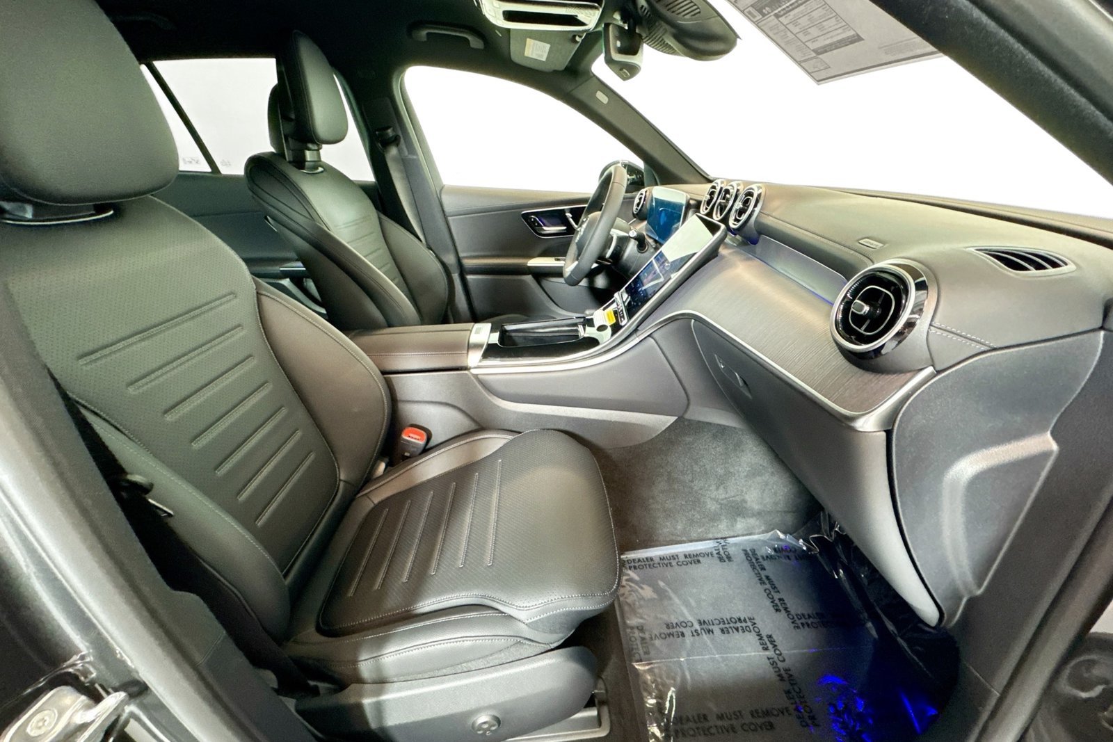 New 2026 Graphite Grey Metallic Mercedes-Benz GLC 300 image 25