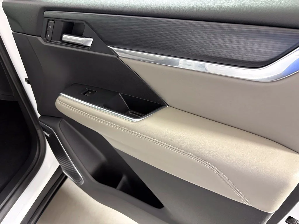 Used 2026 White GMC Elevation image 43