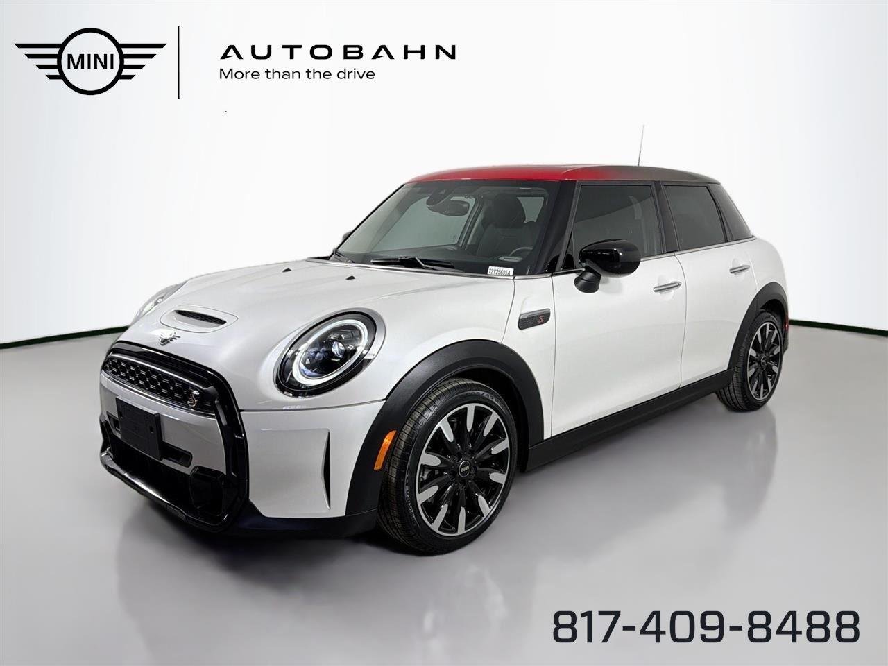 2023 MINI Hardtop Cooper S's photo
