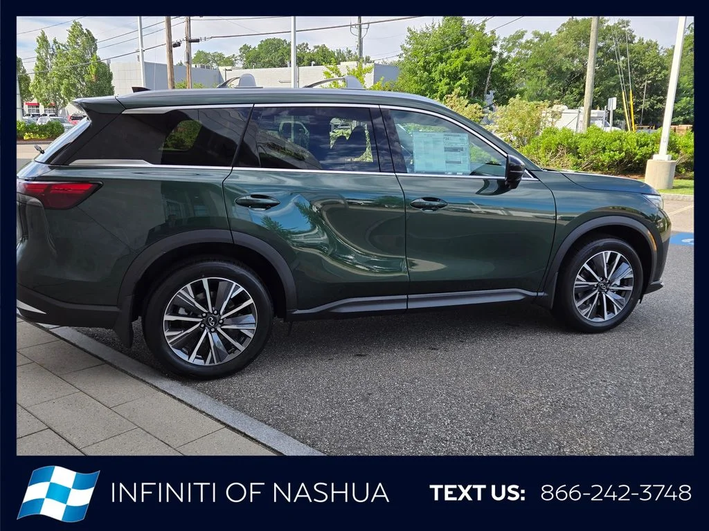 New 2027 DEEP EMERALD INFINITI Luxe AWD image 14