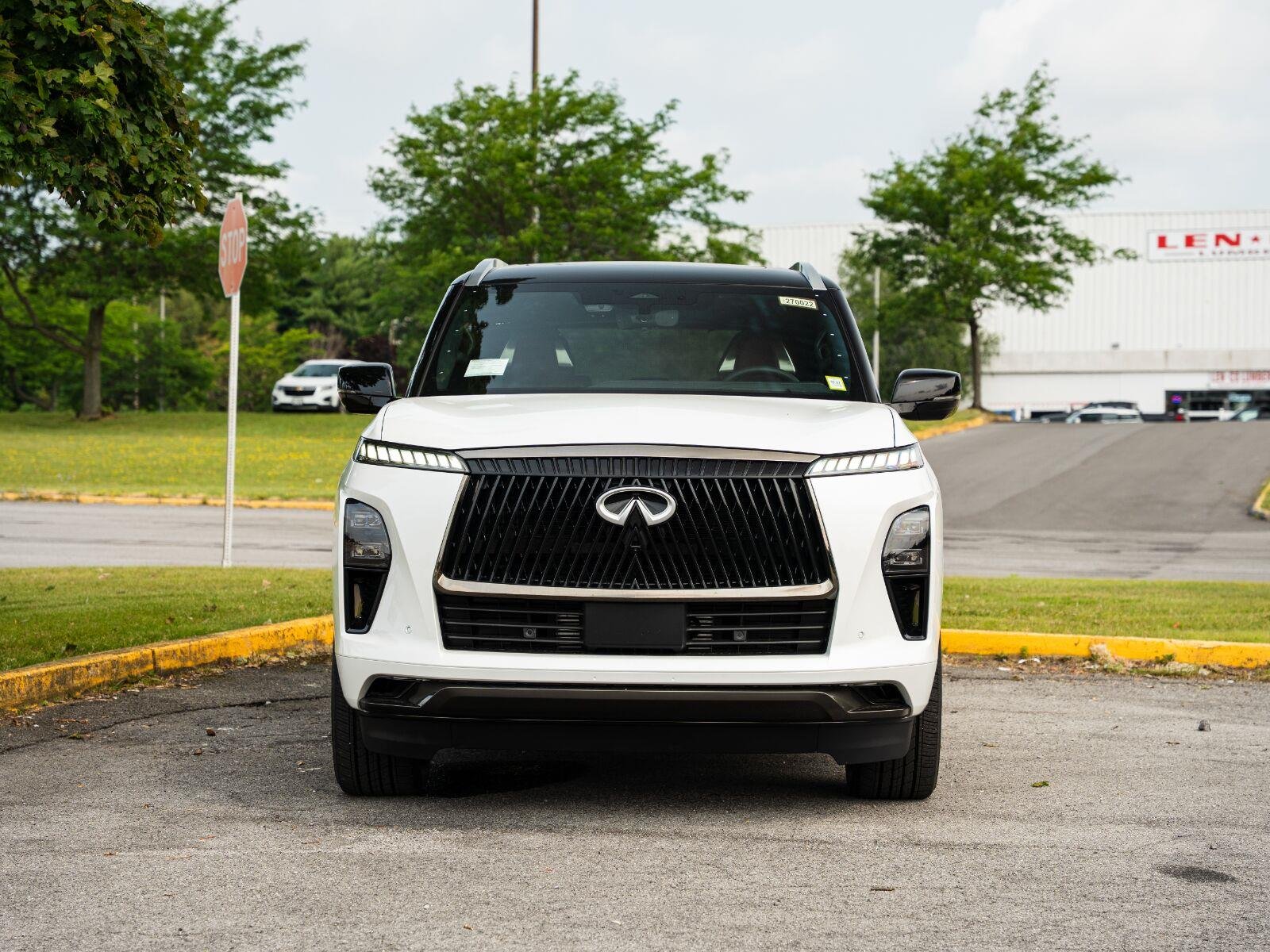 New 2027 2T RADIANT WHIT INFINITI Autograph 4WD image 2