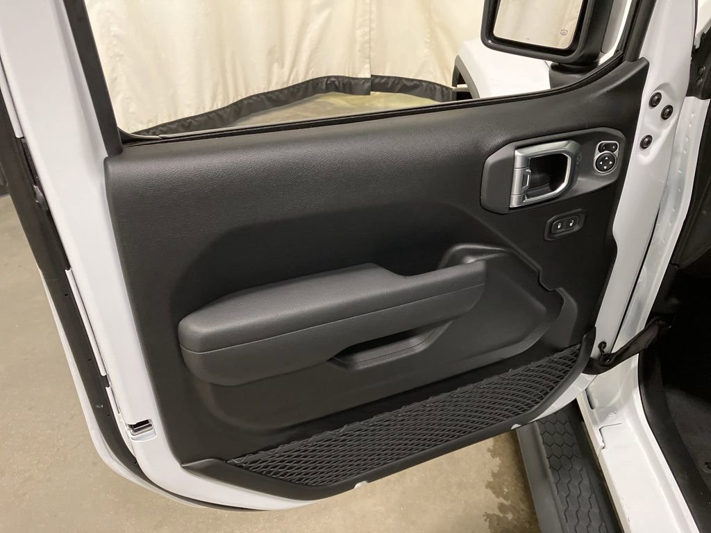 New 2026 Bright White Clear-Coat Exterior Paint Jeep 85th Anniversary image 9