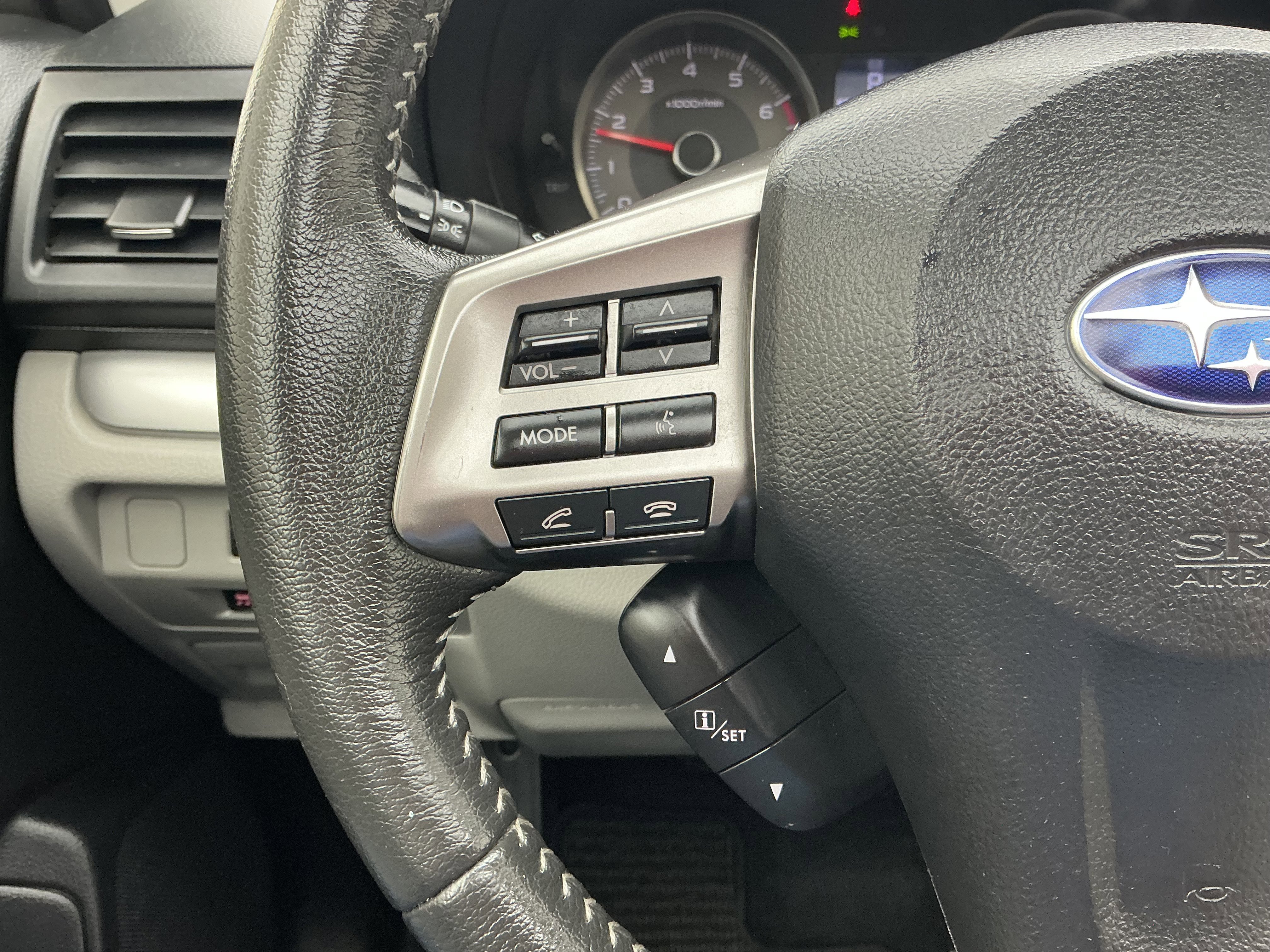 Used 2015 Ice Silver Metallic Subaru 2.5i Limited image 9