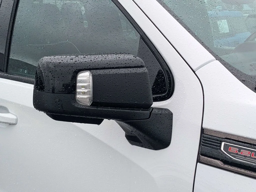 Used 2024 White GMC AT4X image 9