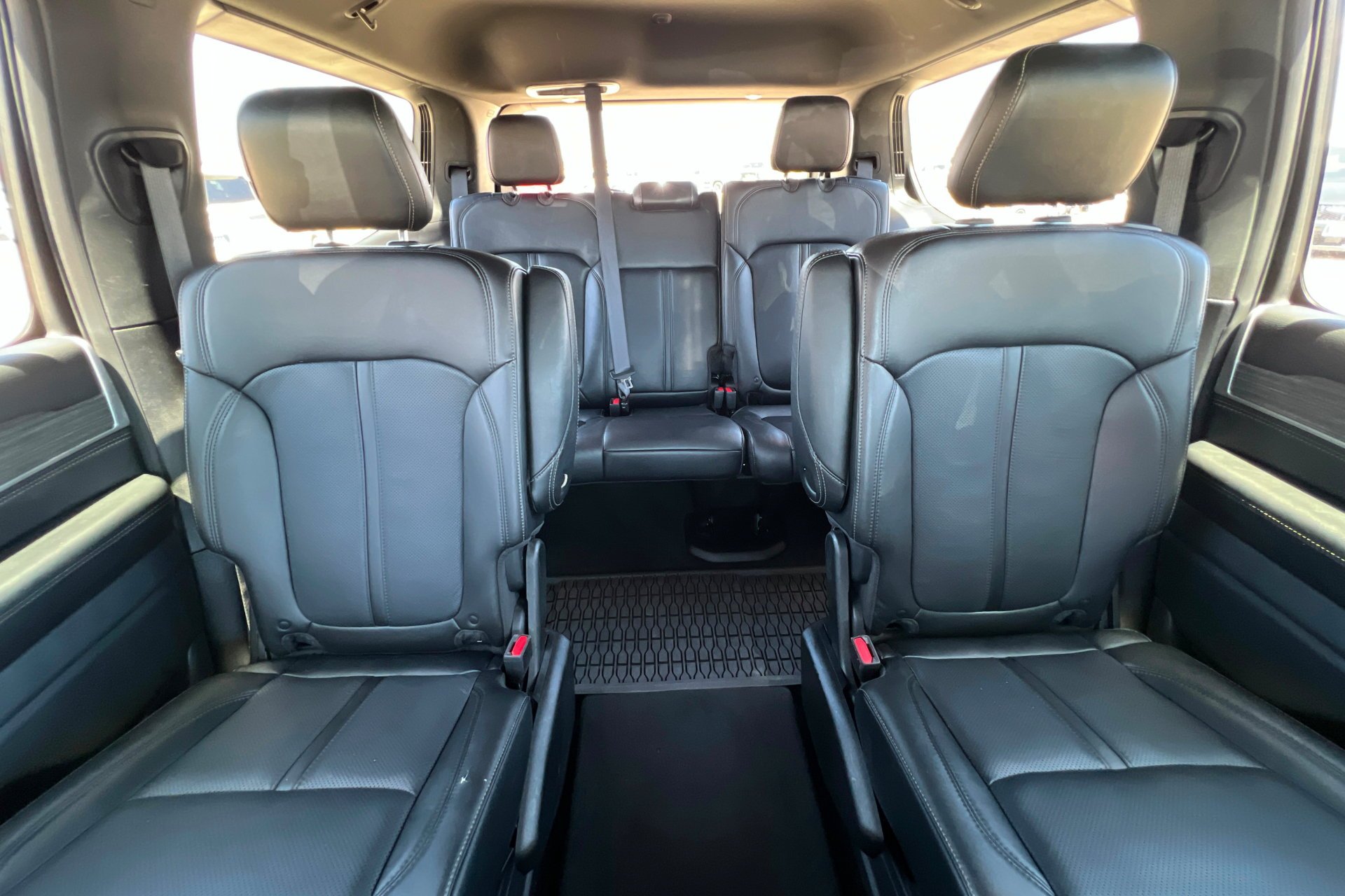 Used 2024 Velvet Red Pearlcoat Jeep Series III image 27