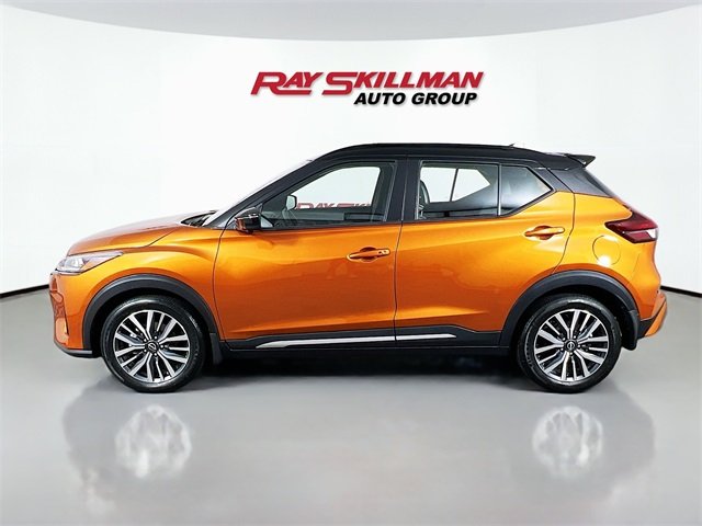 2024 Nissan Kicks SR photo 3