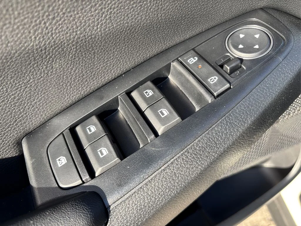 2025 Kia Seltos S - Photo 27
