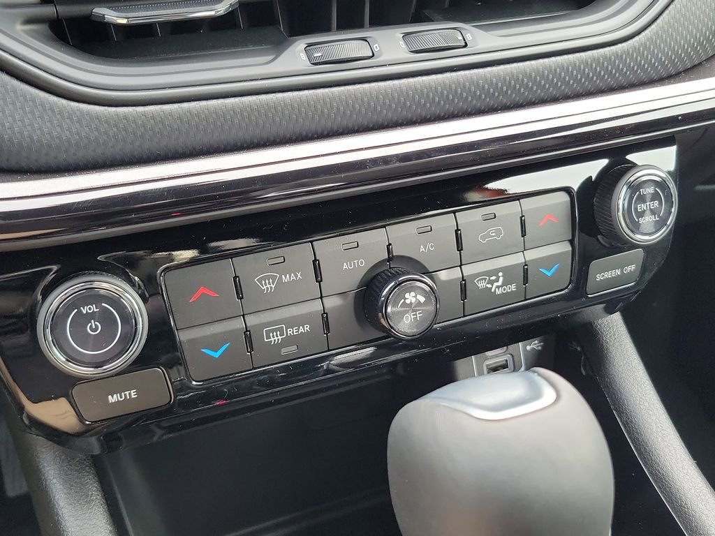 New 2026 Joose (DISC) Jeep Latitude image 28