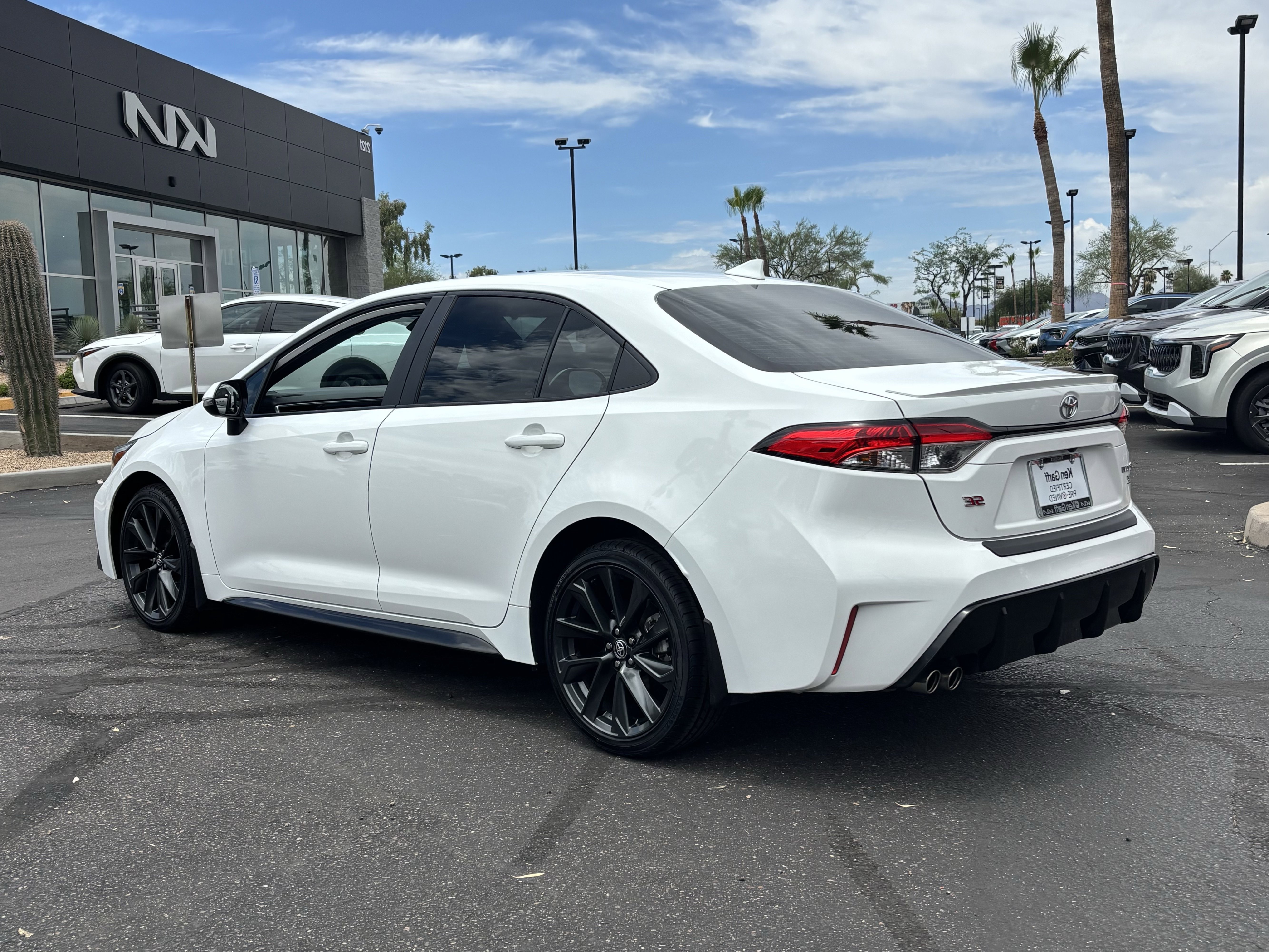 Used 2024 Ice Toyota SE image 4