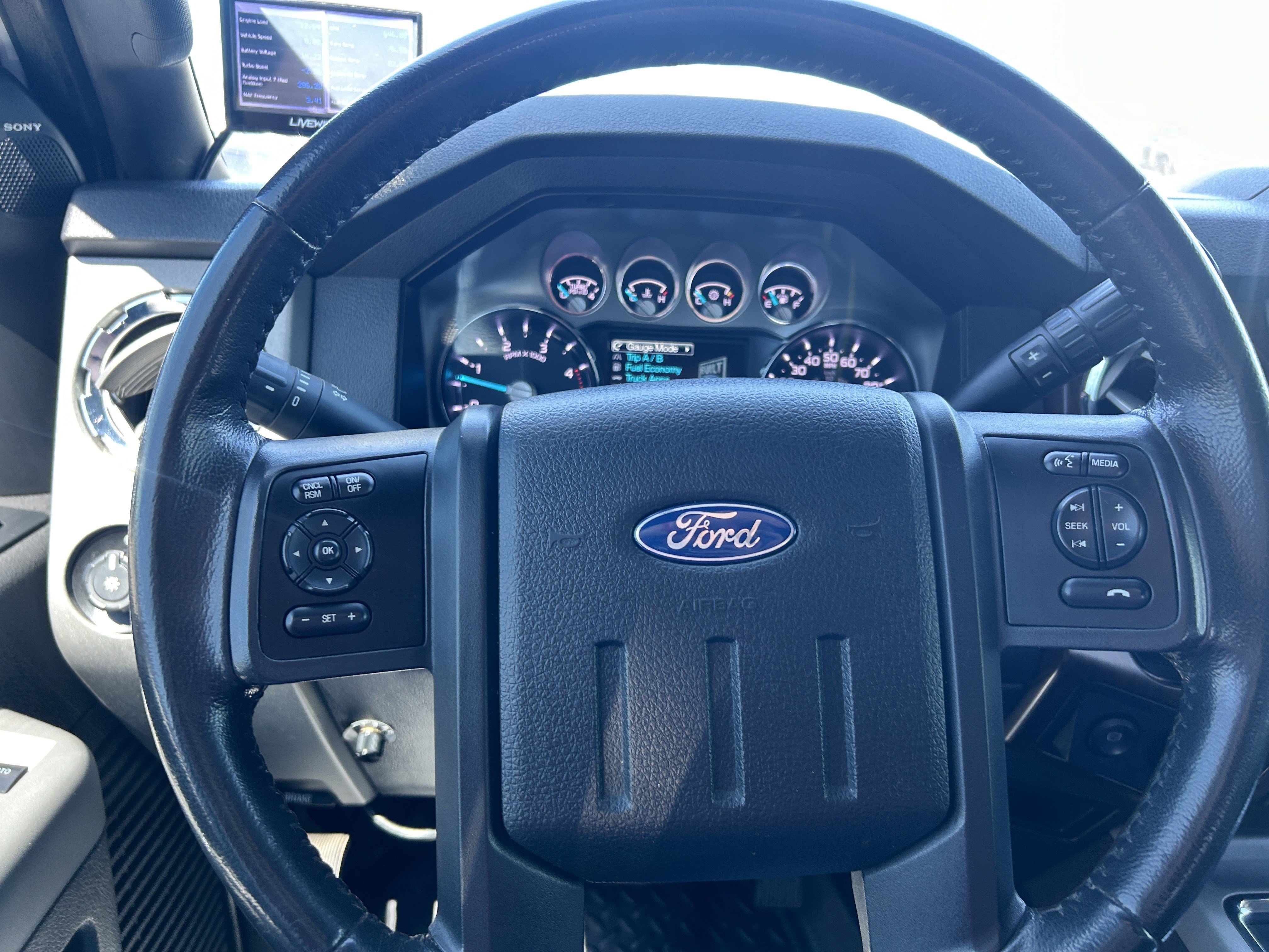 Used 2015 Oxford White Ford Lariat image 17