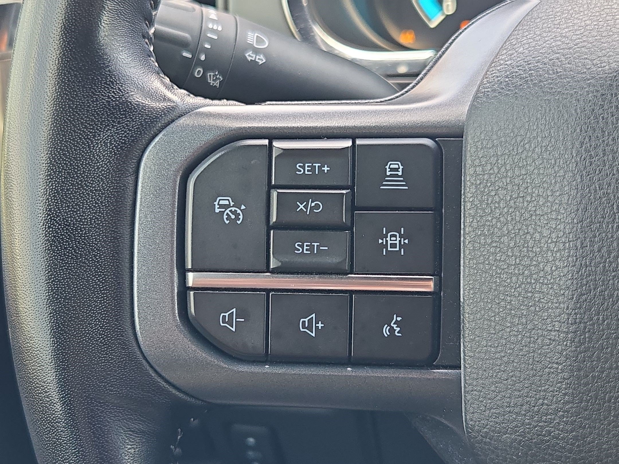 Used 2023 Agate Black Metallic Ford Lariat image 15