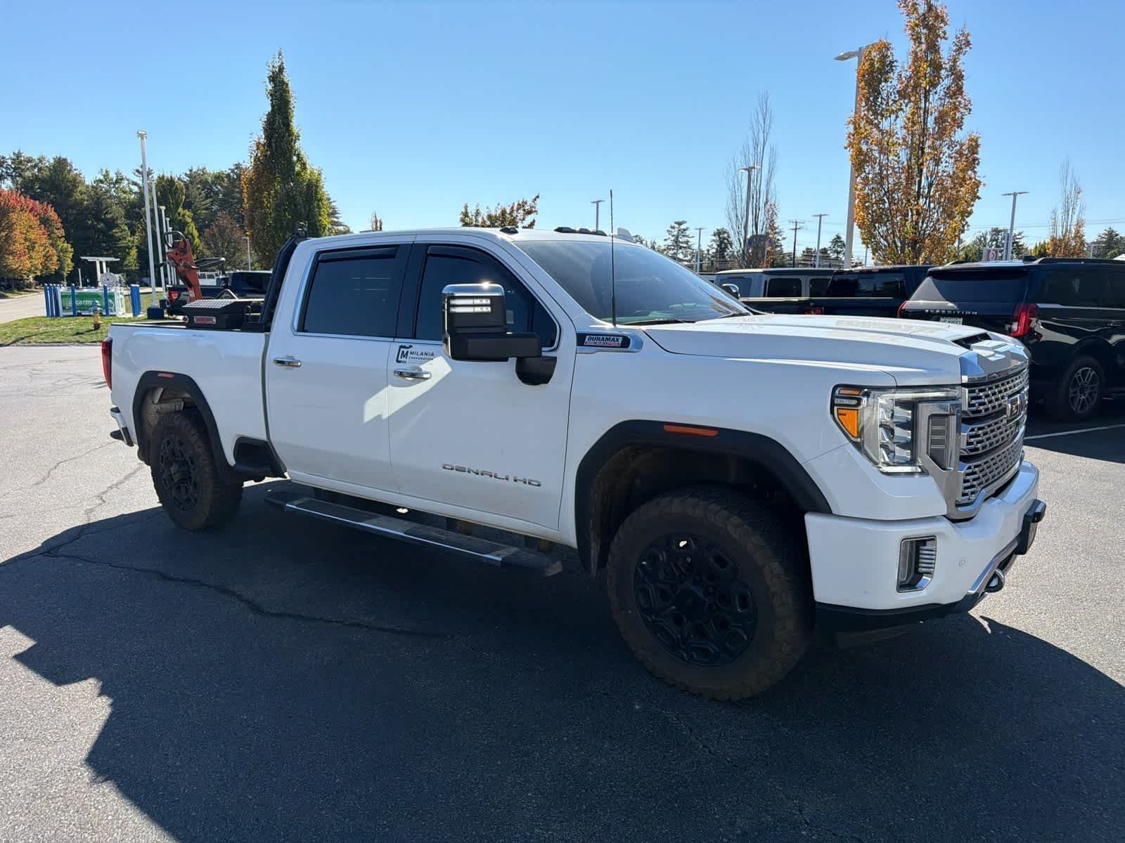 Used 2022 Summit White GMC Denali image 5
