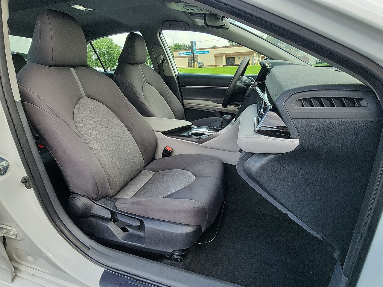 Used 2024 White Toyota LE image 23