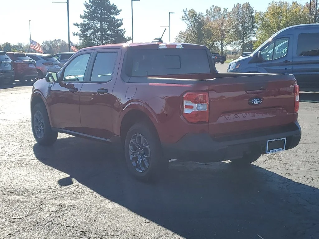 New 2026 Ruby Red Metallic Tinted Clearcoat Ford XLT image 3