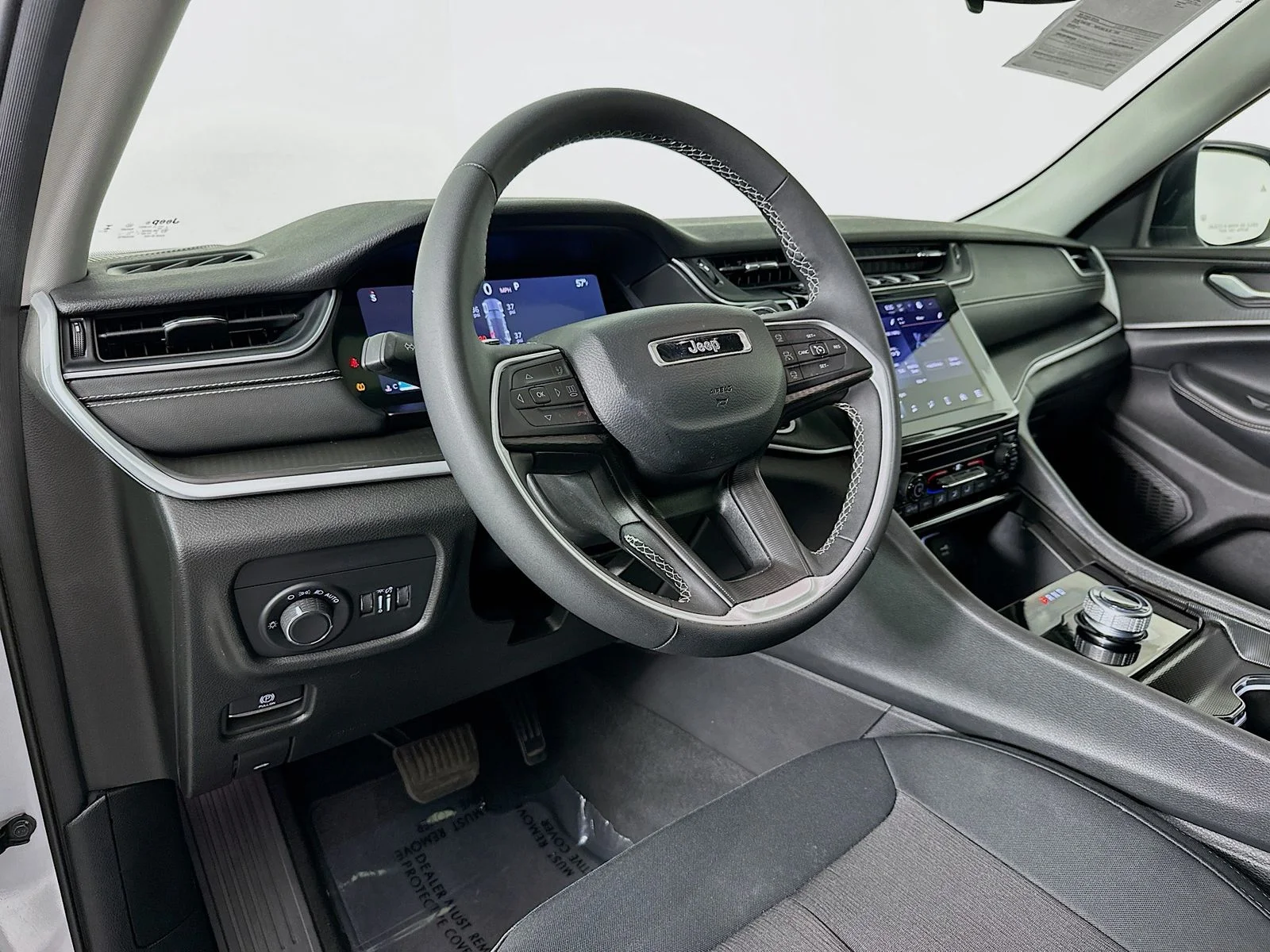 Used 2024 Silver Jeep Laredo X image 9