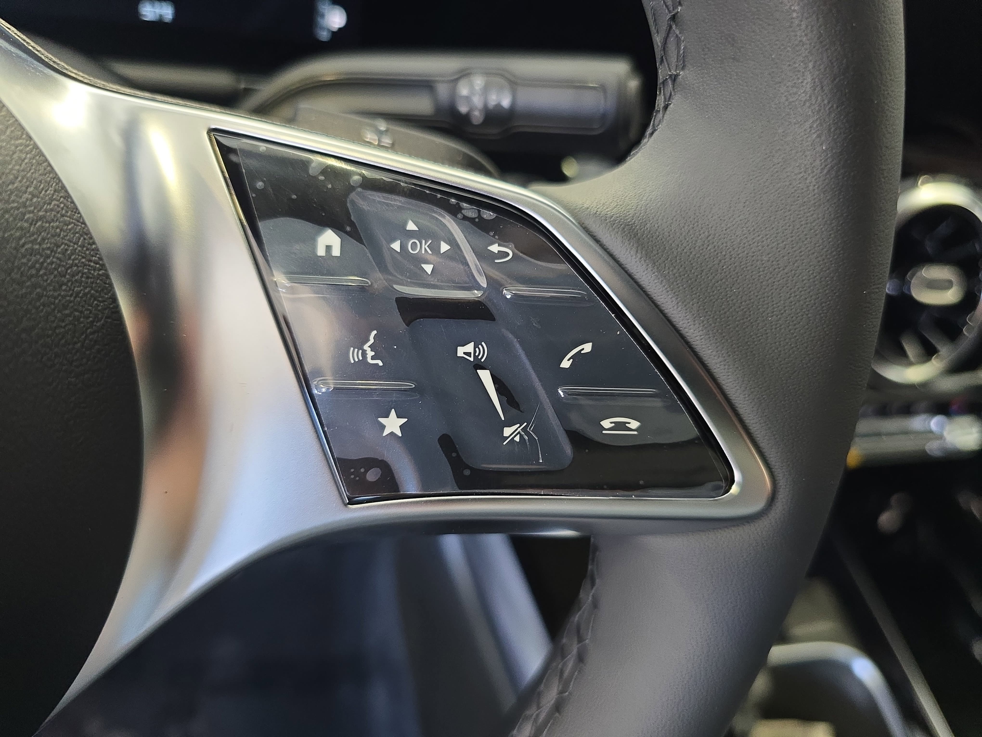 New 2026 Mountain Grey Metallic Mercedes-Benz GLA250 image 20